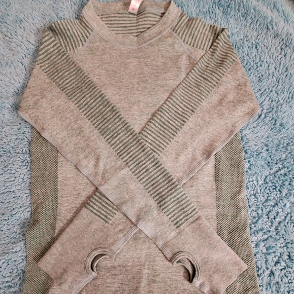 Athletic long-sleeve seamless tshirt - Picture 2 of 7